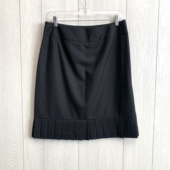 The Limited Black Skirt Pleated Bottom Size 6 NWT - Picture 3 of 4